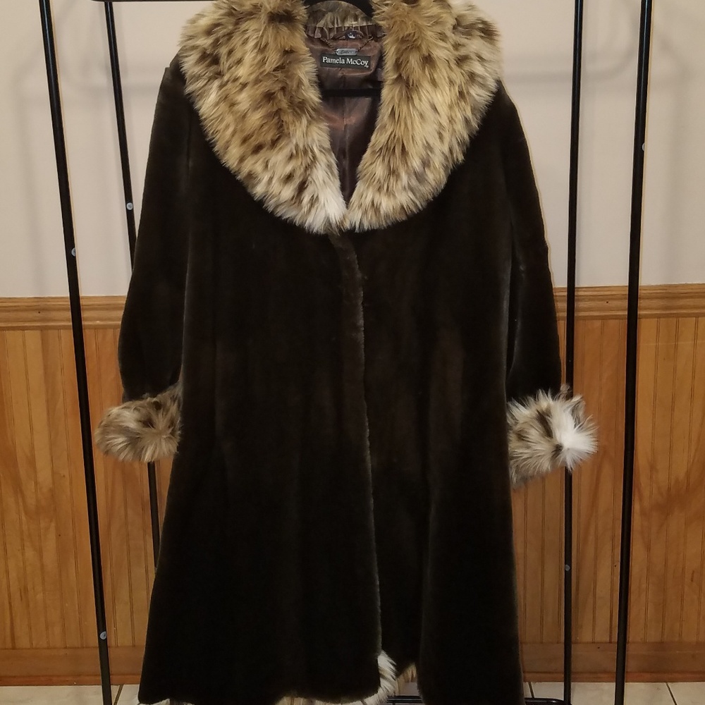 Pamela McCoy Womens Coat